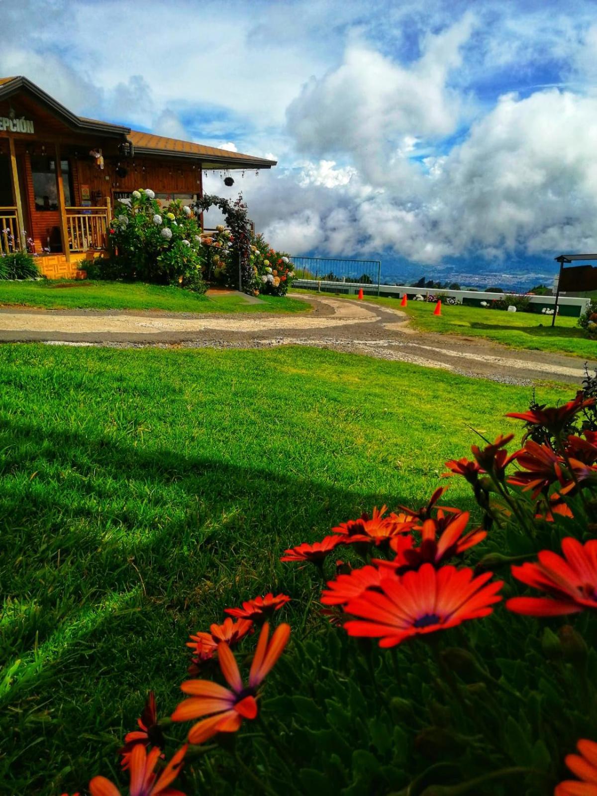 Hotel Cabanas Y Mirador Secret Garden Cr Cartago Ngoại thất bức ảnh