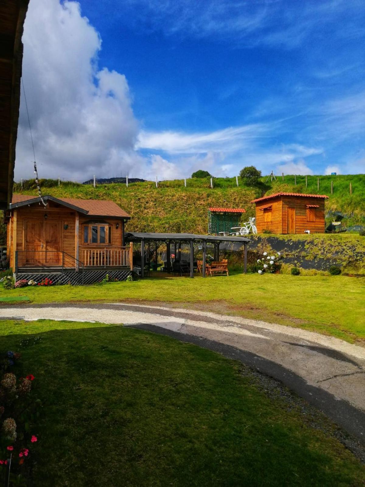 Hotel Cabanas Y Mirador Secret Garden Cr Cartago Ngoại thất bức ảnh